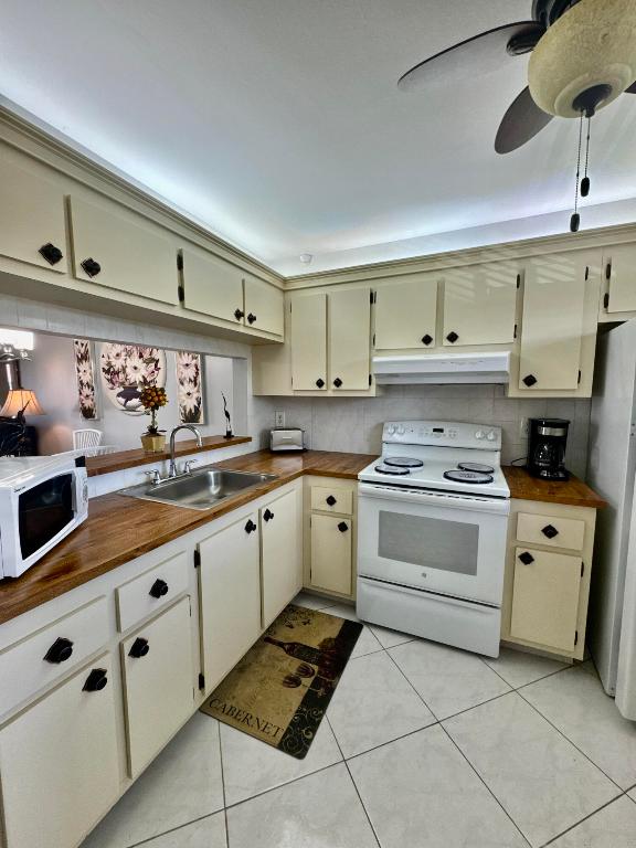 LUCERNE LAKES GOLF COLONY CONDOS 1 THRU 12 AND 14 - Residential