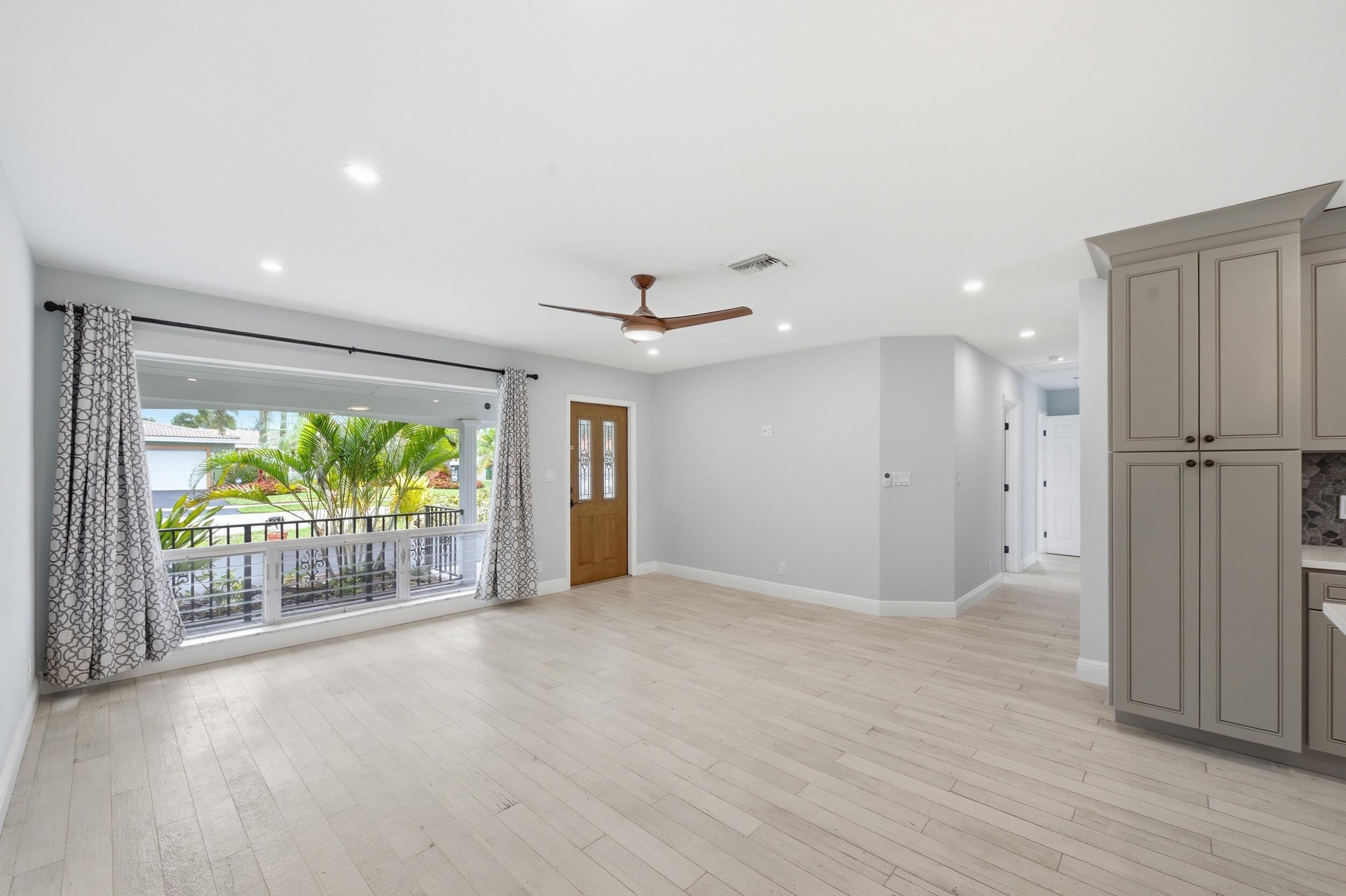 IMPERIAL POINT 1 - Residential