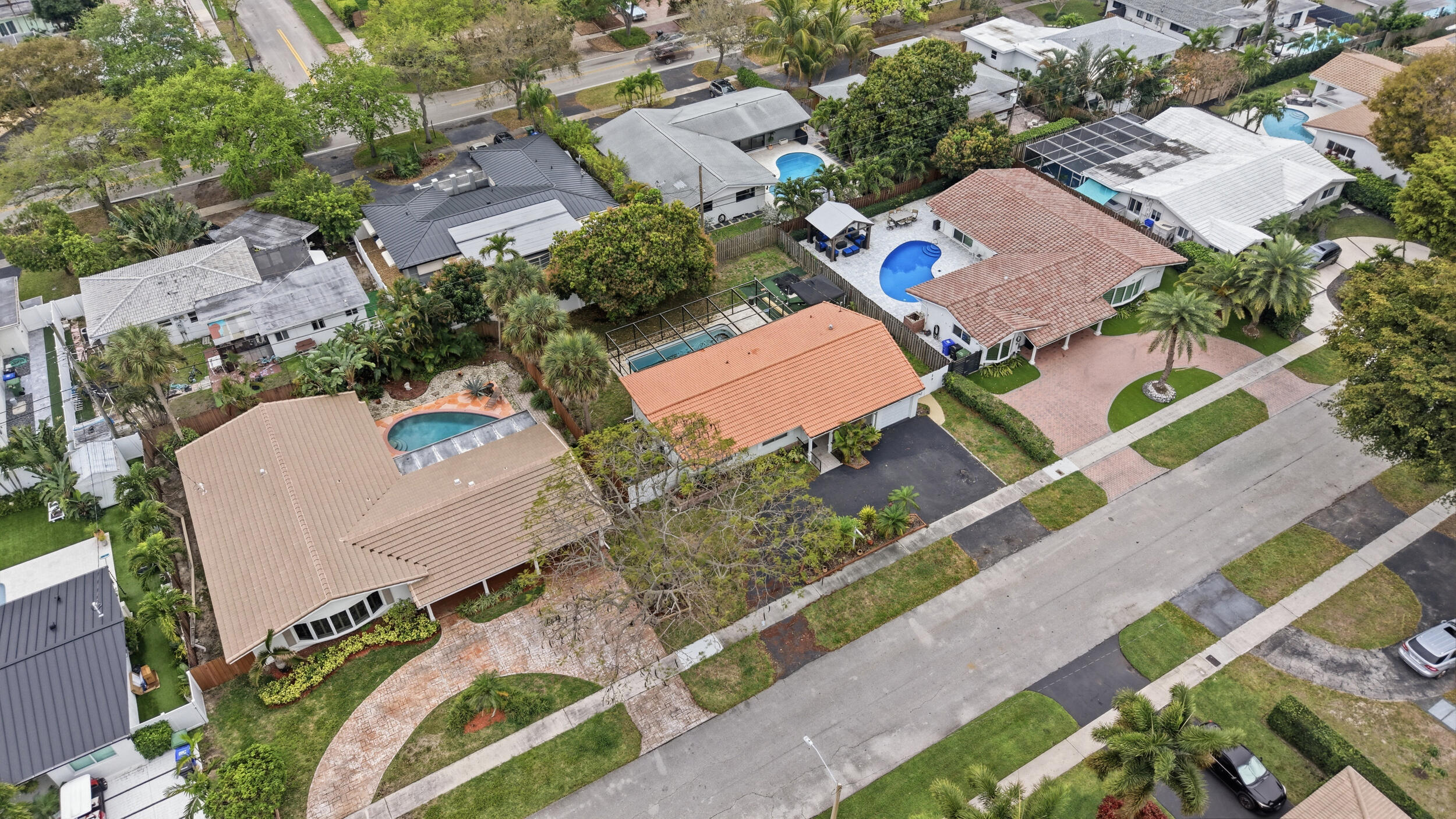 IMPERIAL POINT 1 - Residential