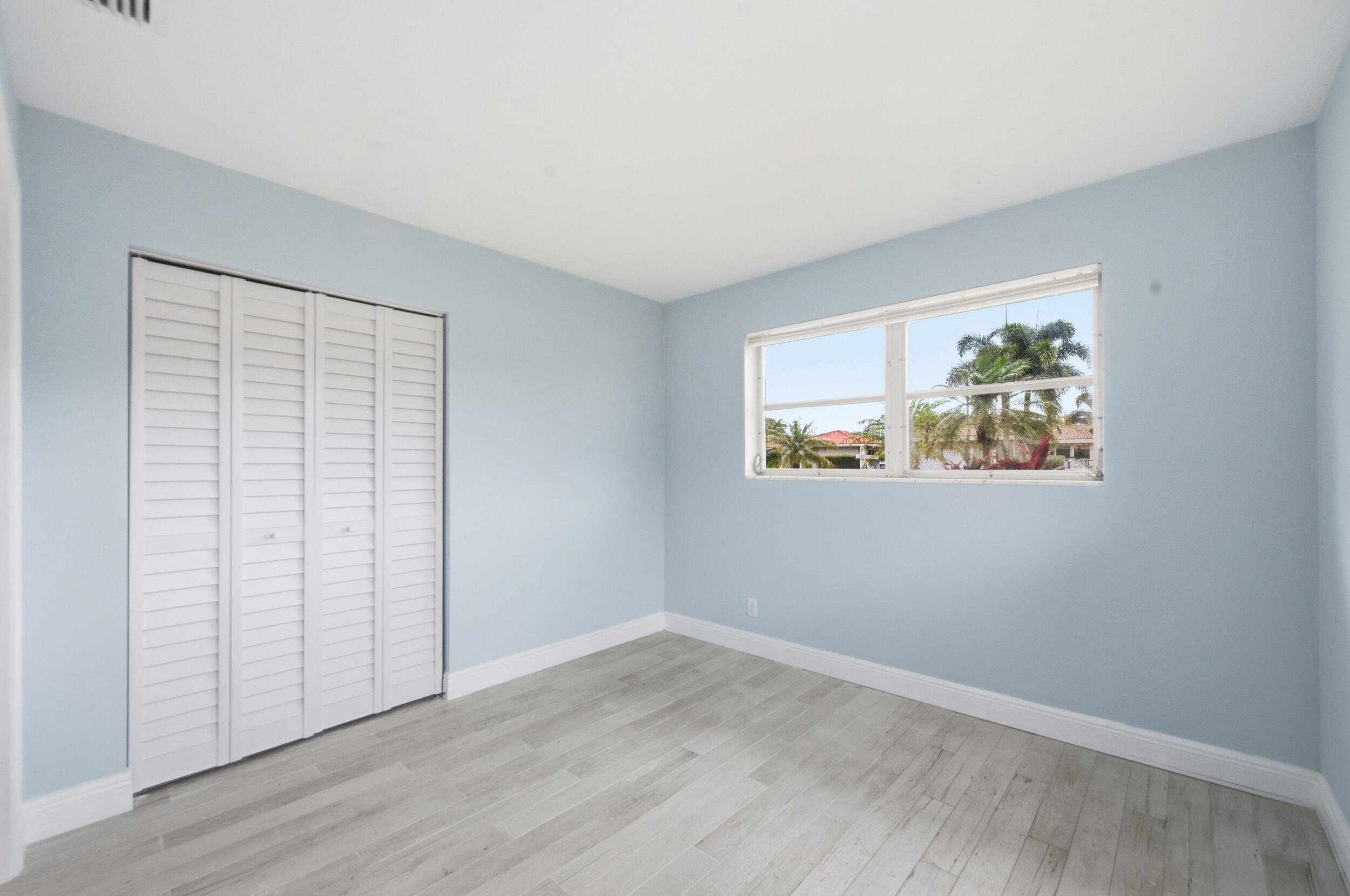 IMPERIAL POINT 1 - Residential