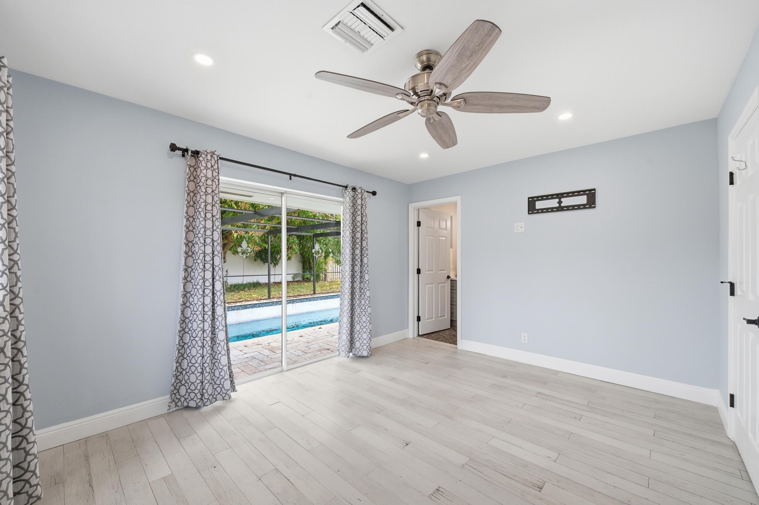 IMPERIAL POINT 1 - Residential