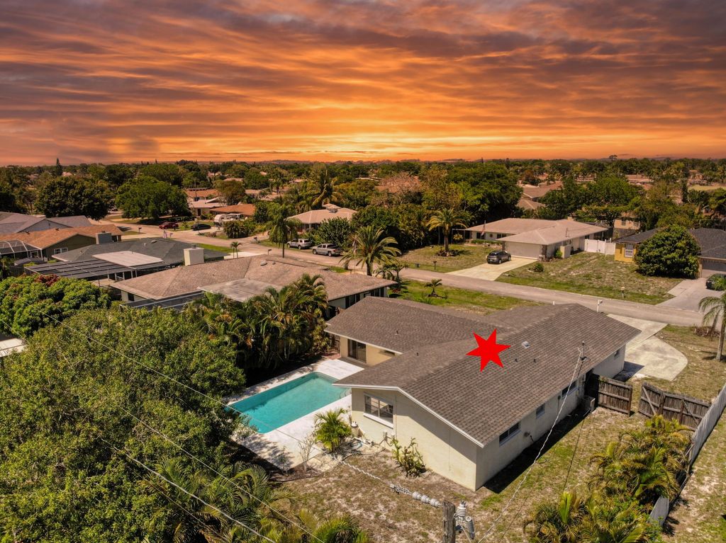 Photo of 772 SE White Avenue, Port Saint Lucie, FL 34983 (MLS # R10787256)