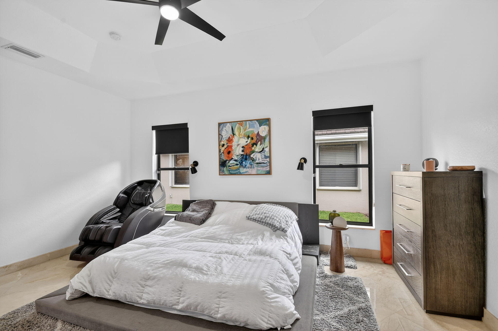 VERSAILLES - Residential Lease