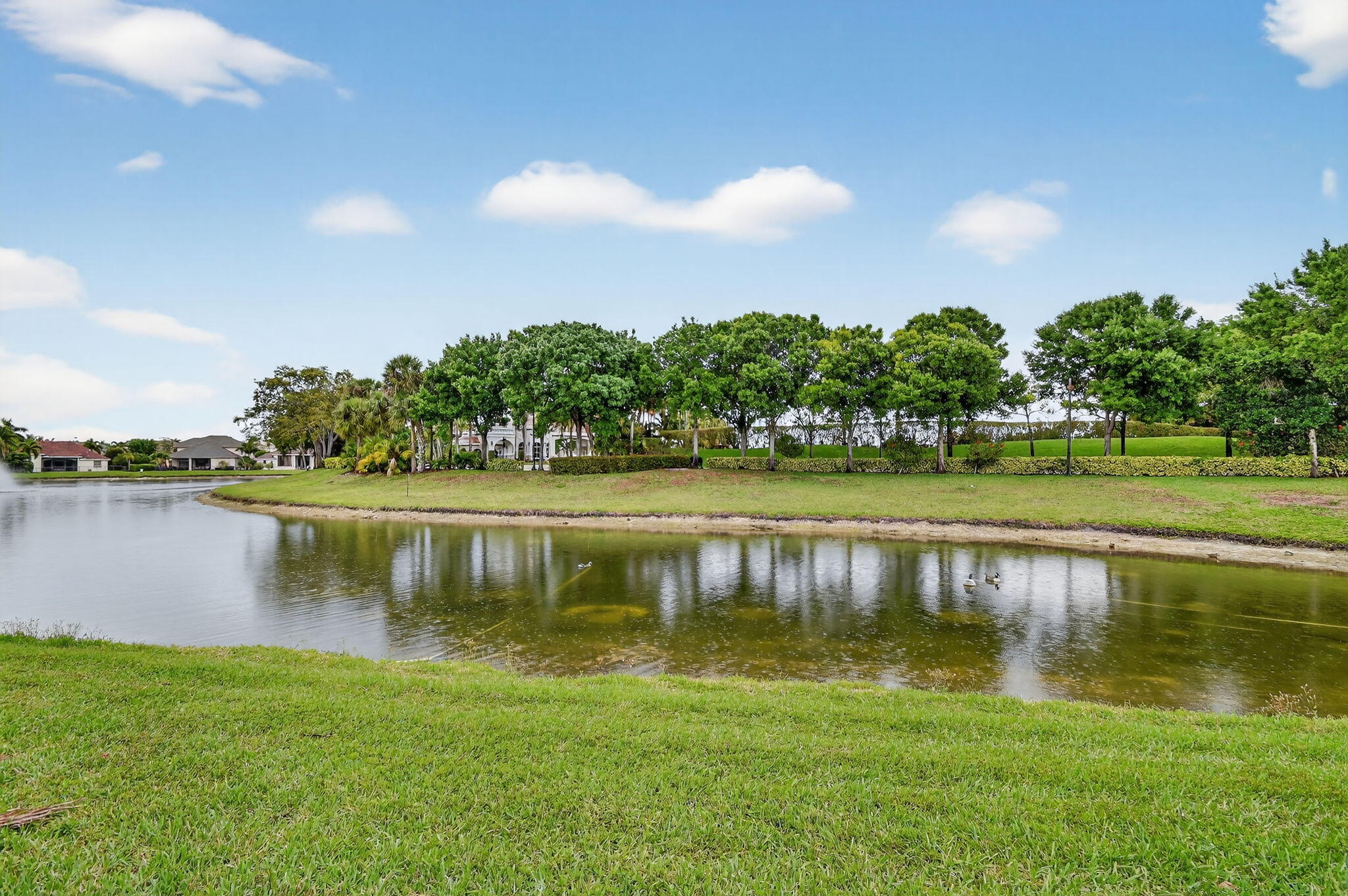 VERSAILLES - Residential Lease