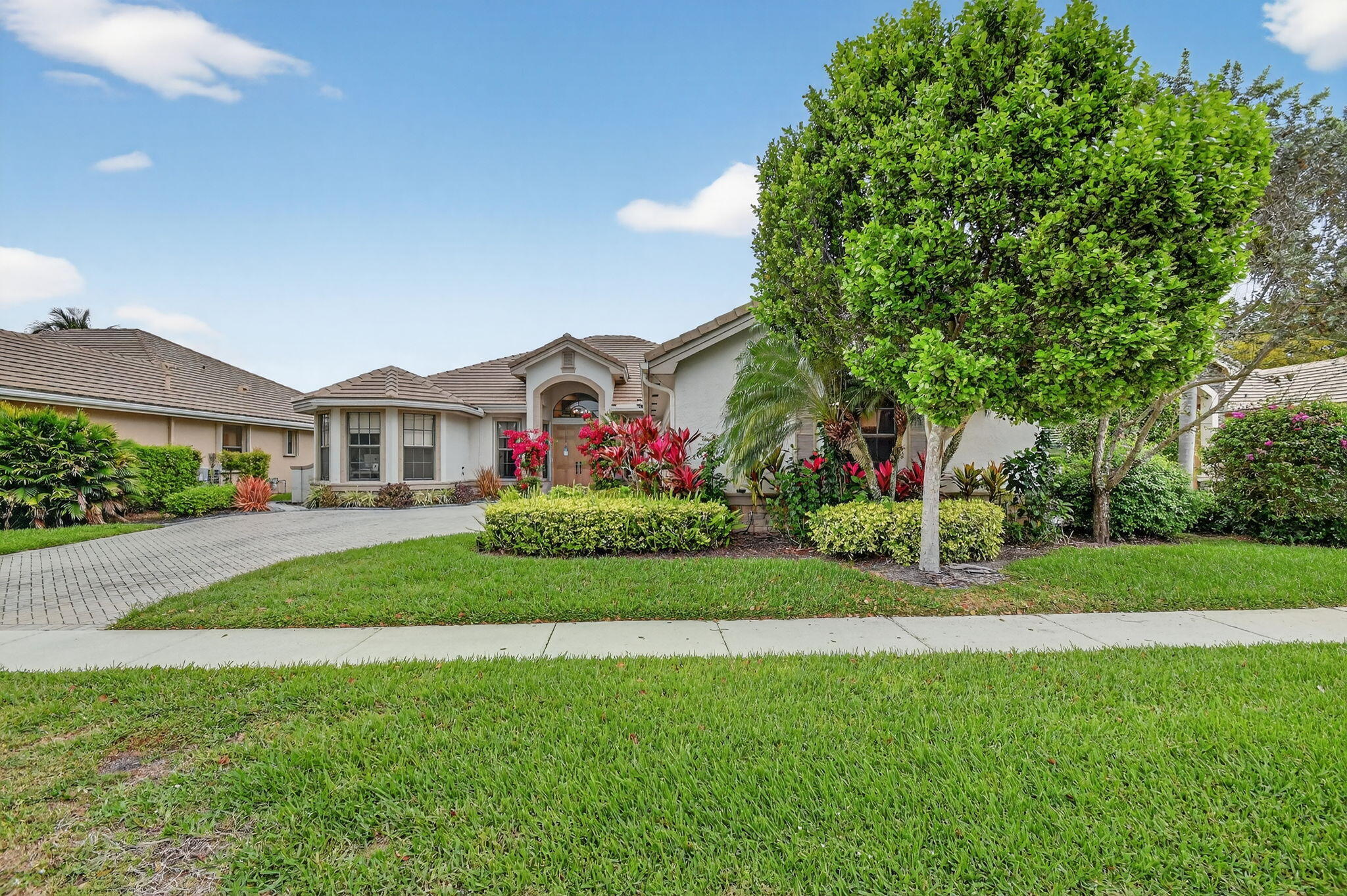 VERSAILLES - Residential Lease