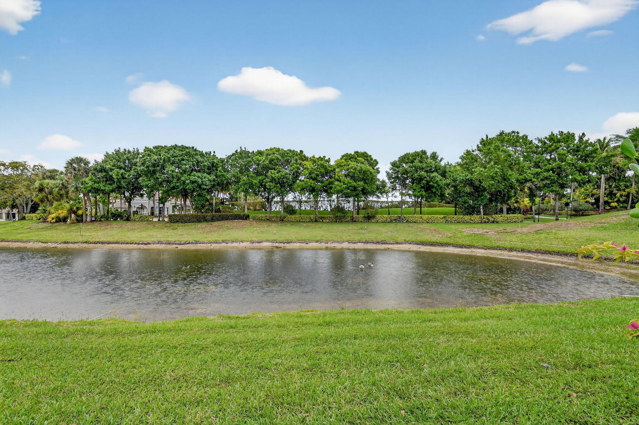 VERSAILLES - Residential Lease