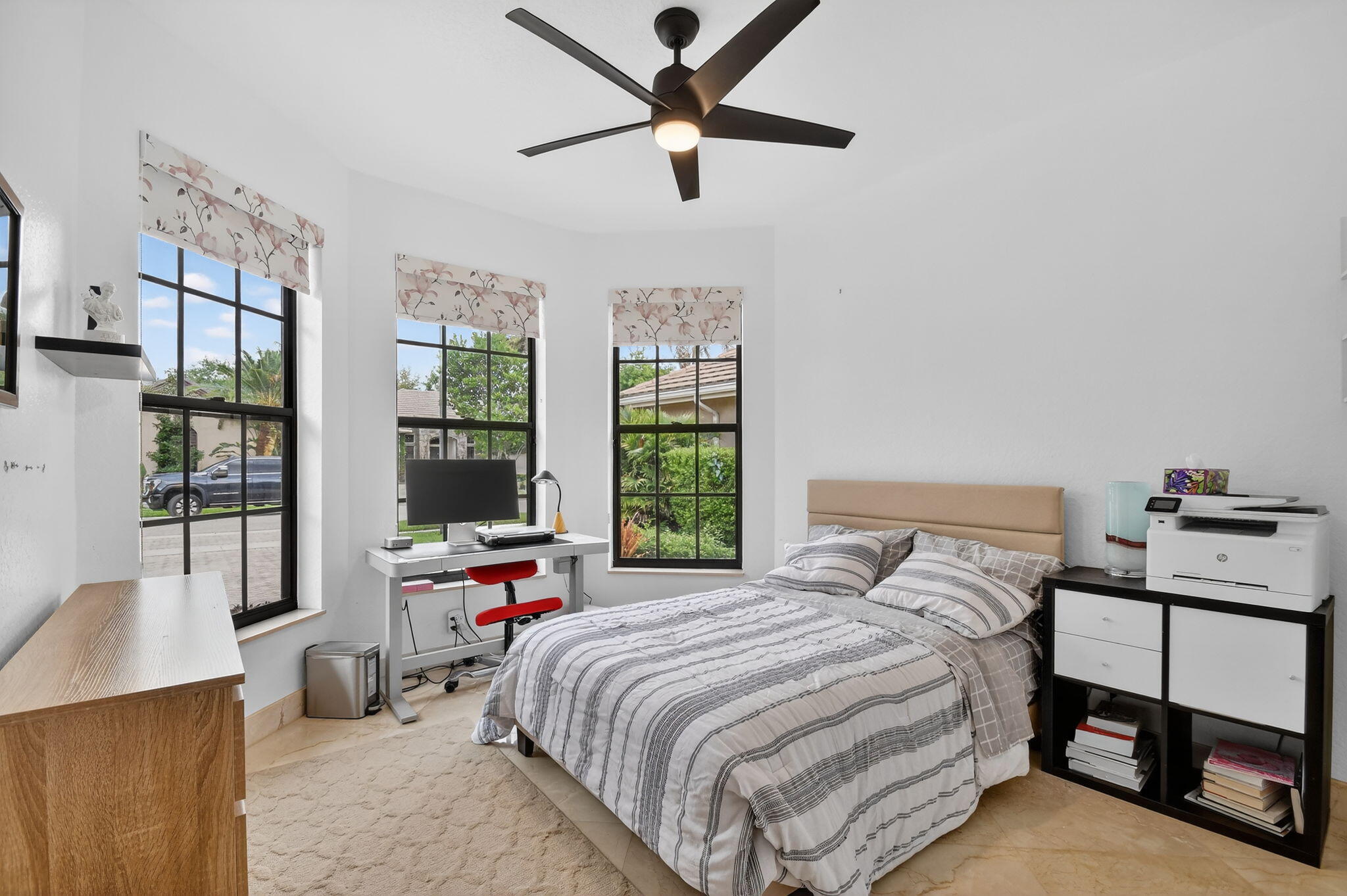 VERSAILLES - Residential Lease