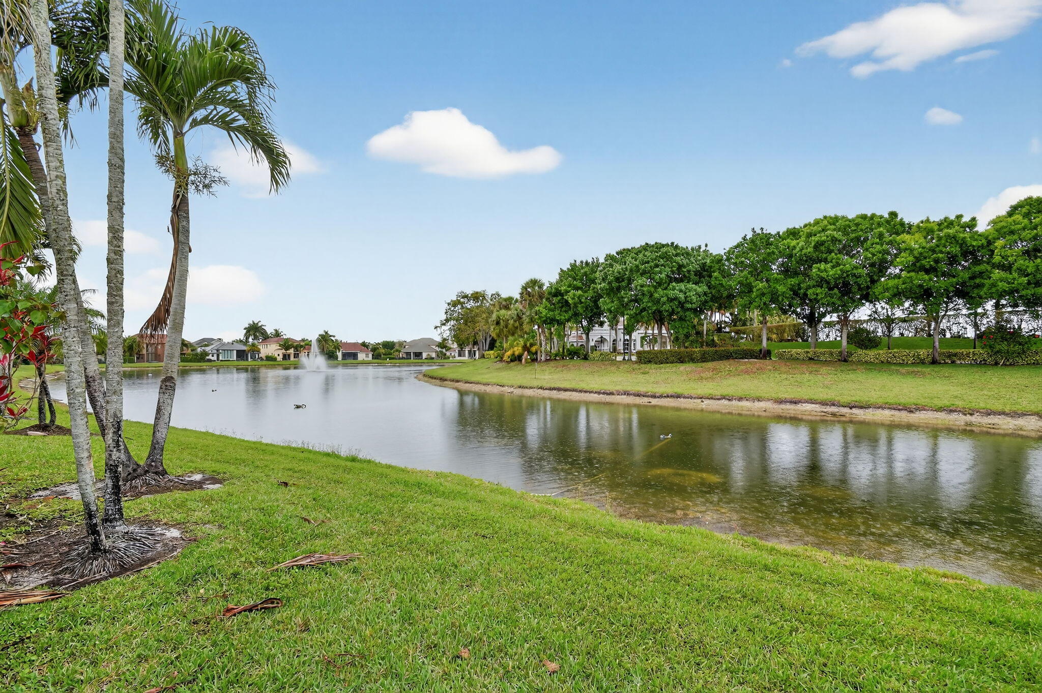 VERSAILLES - Residential Lease
