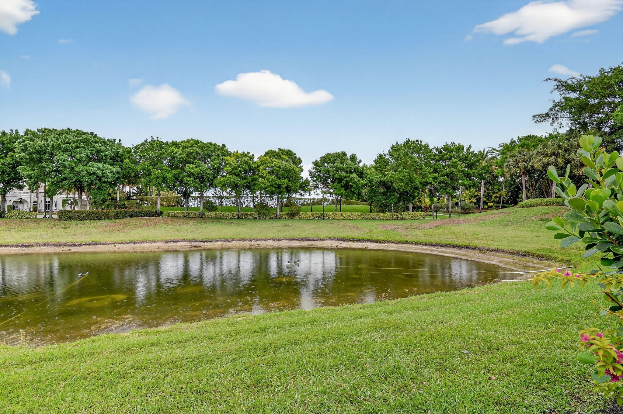 VERSAILLES - Residential Lease