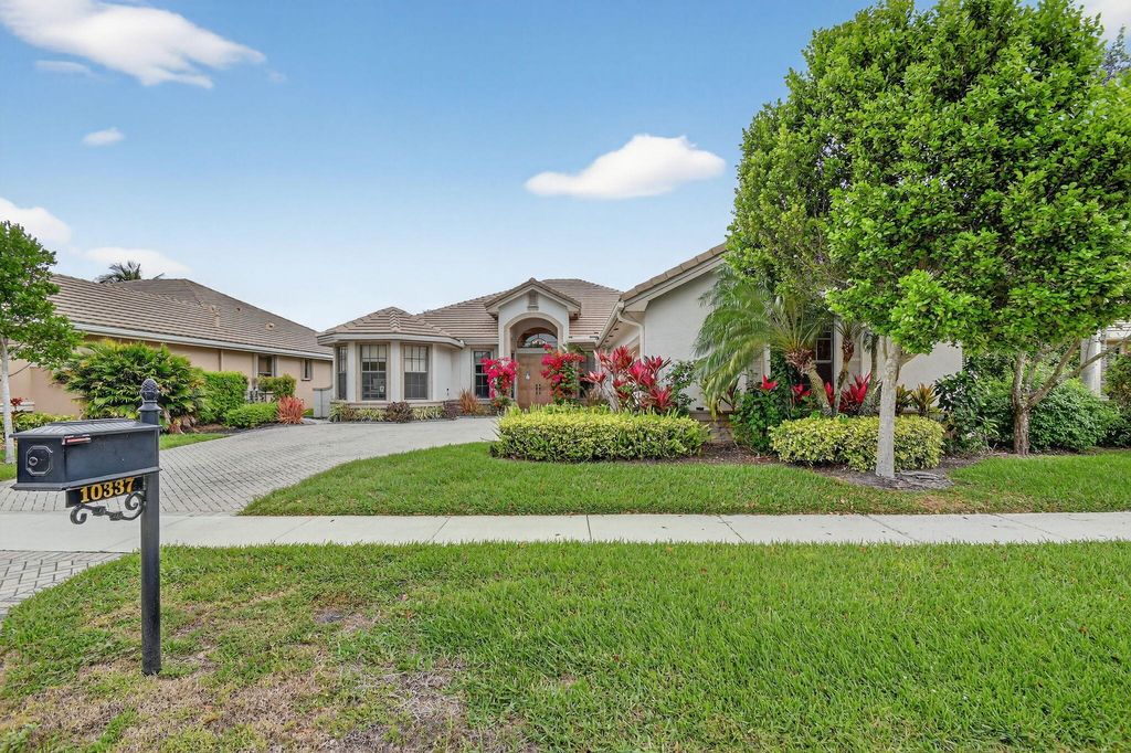 Photo of 10337 Trianon Place, Wellington, FL 33449 (MLS # B26018480)
