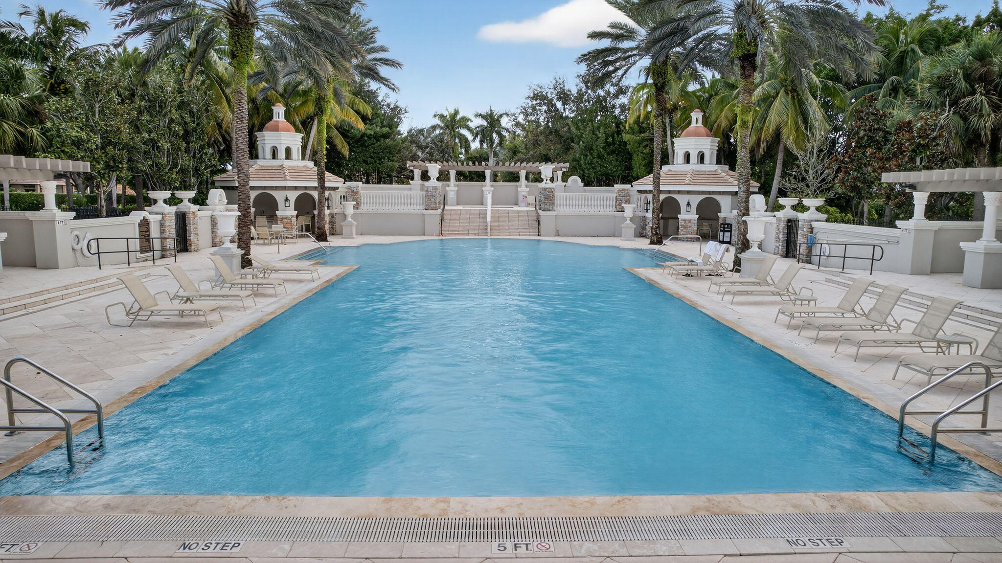 VERSAILLES - Residential Lease