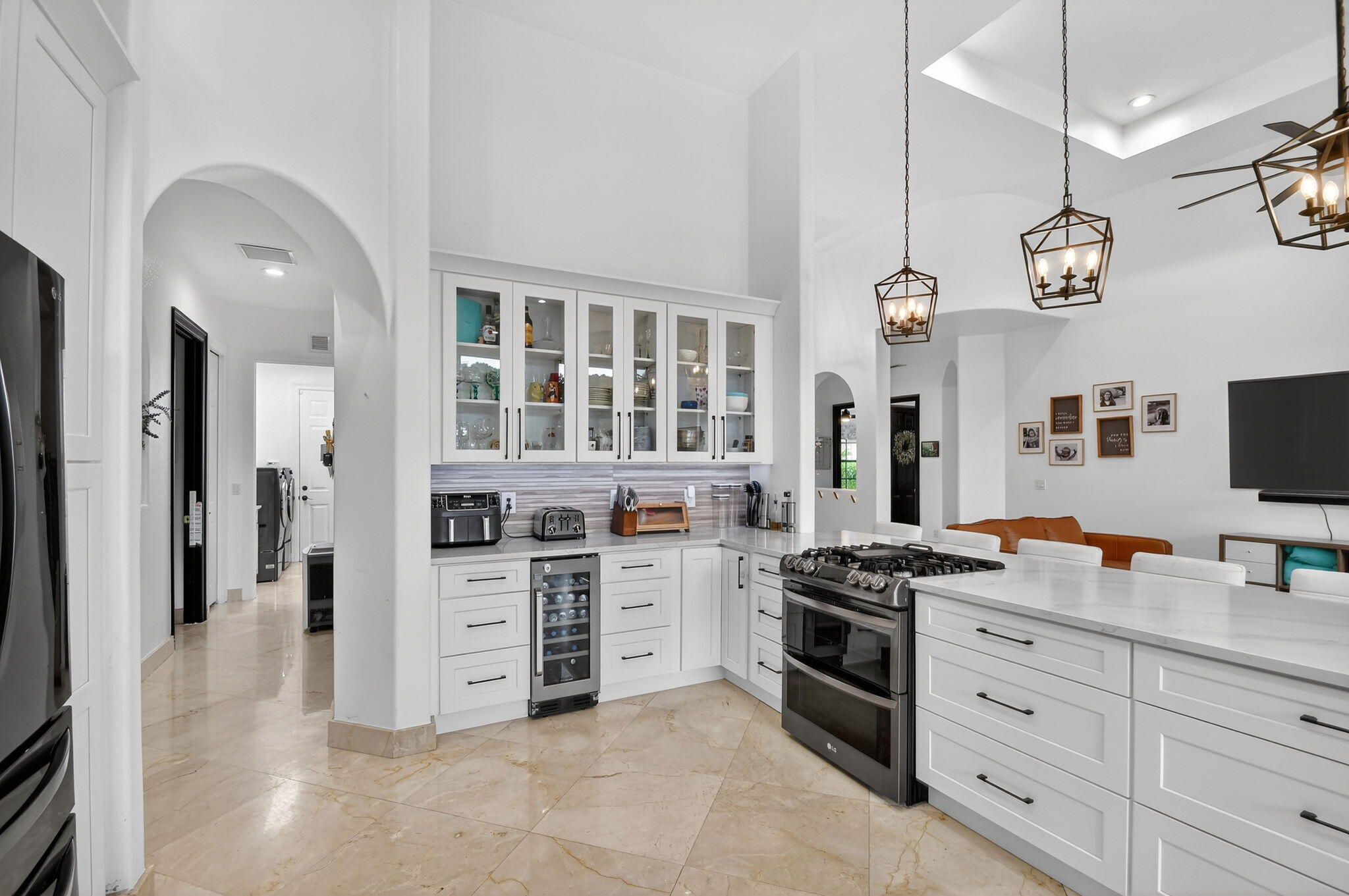 VERSAILLES - Residential Lease