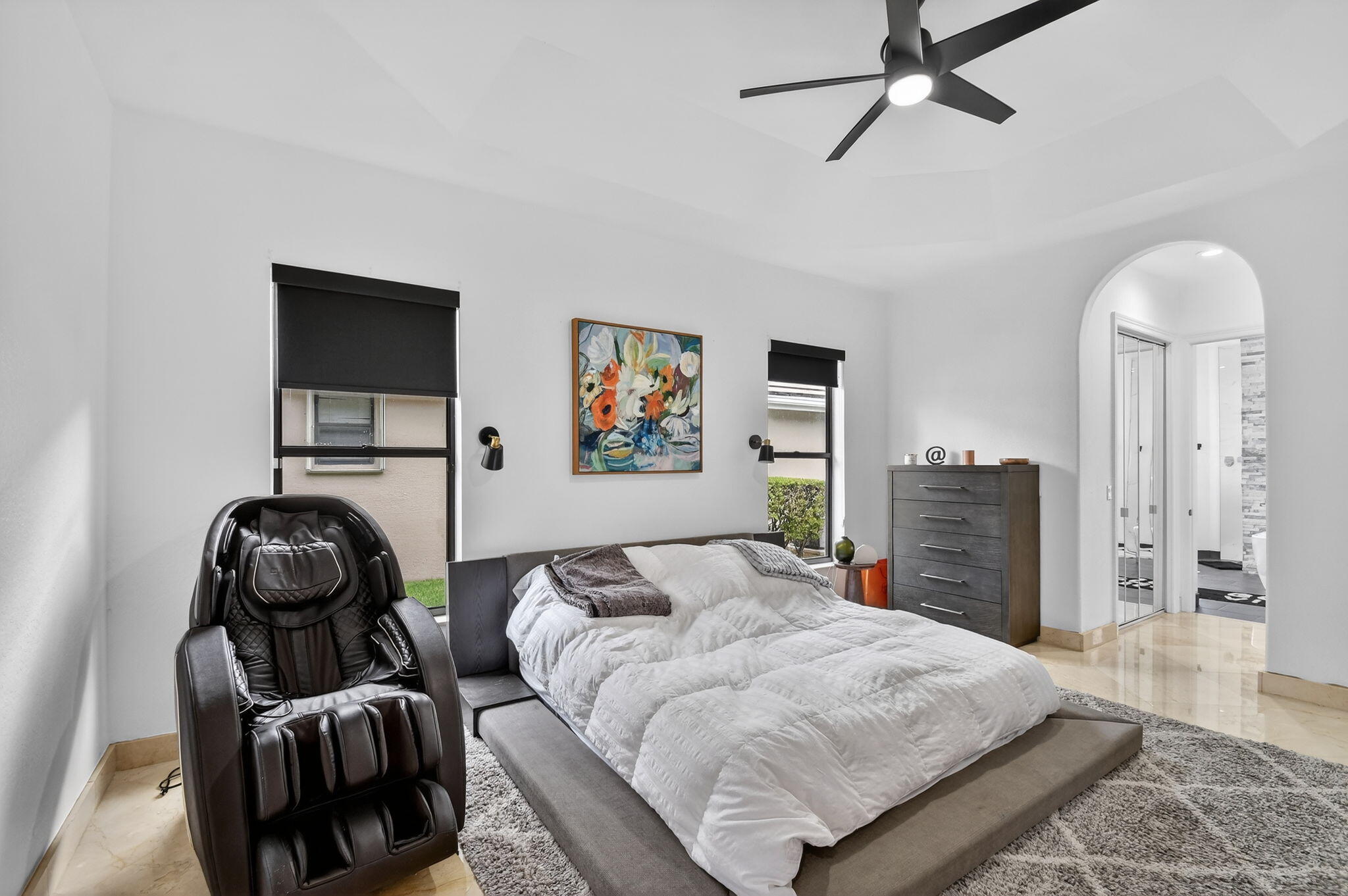 VERSAILLES - Residential Lease