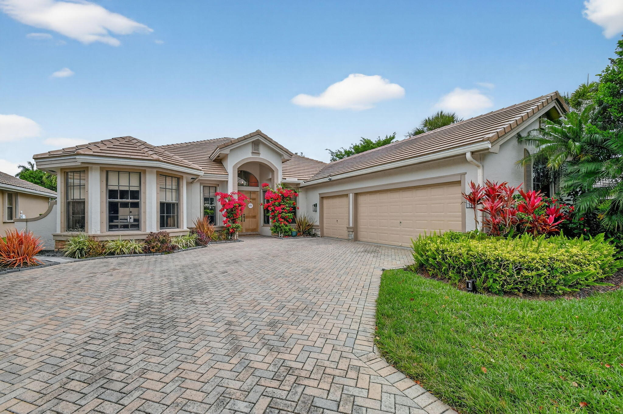 VERSAILLES - Residential Lease