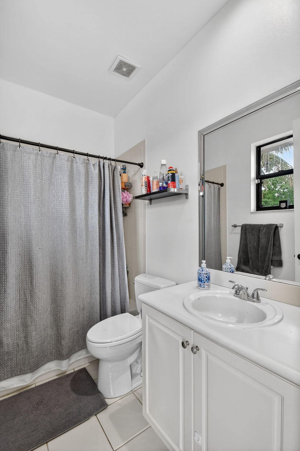 VERSAILLES - Residential Lease