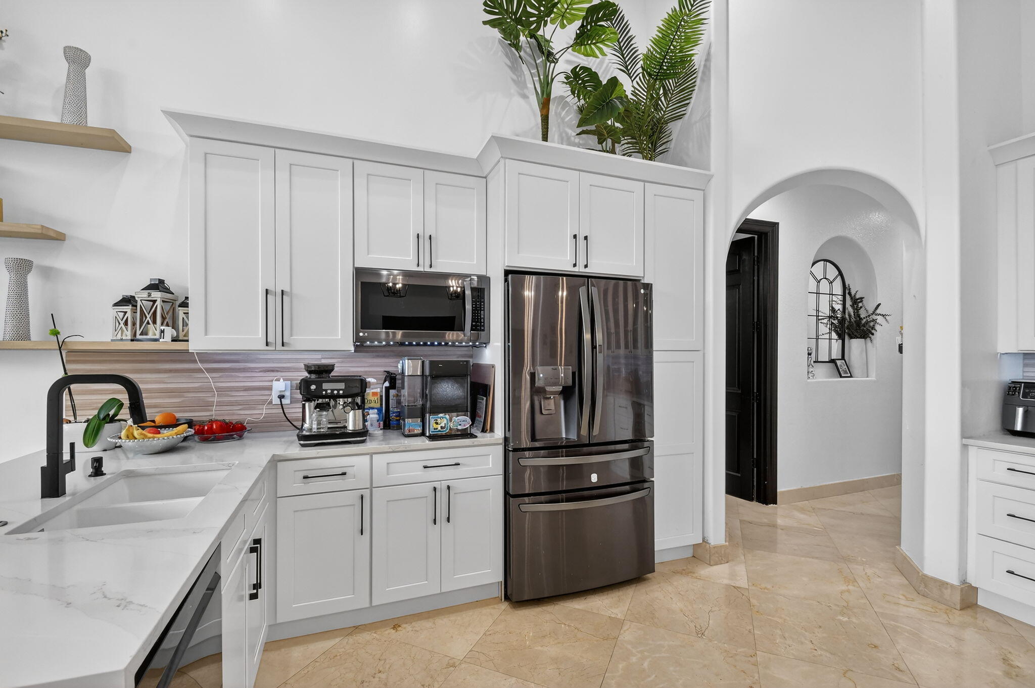 VERSAILLES - Residential Lease