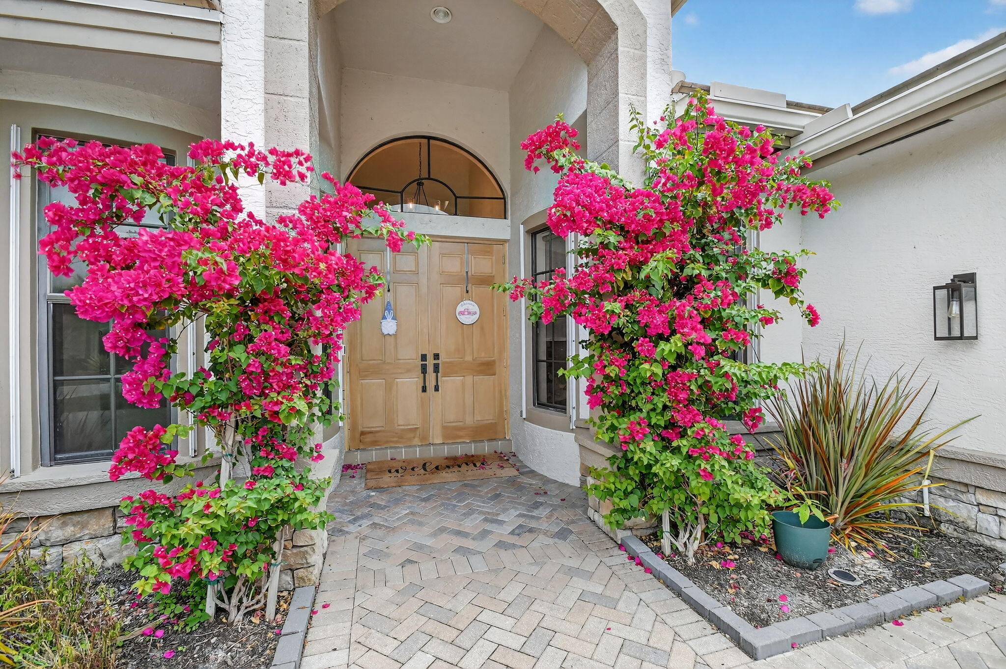 VERSAILLES - Residential Lease
