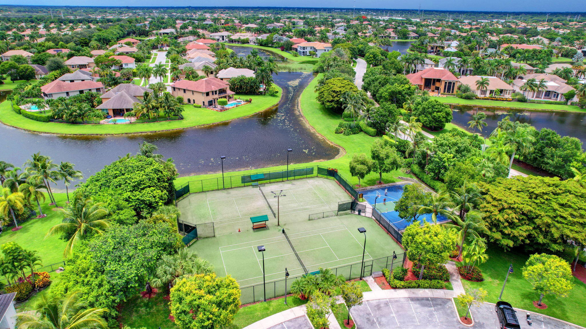 VERSAILLES - Residential Lease