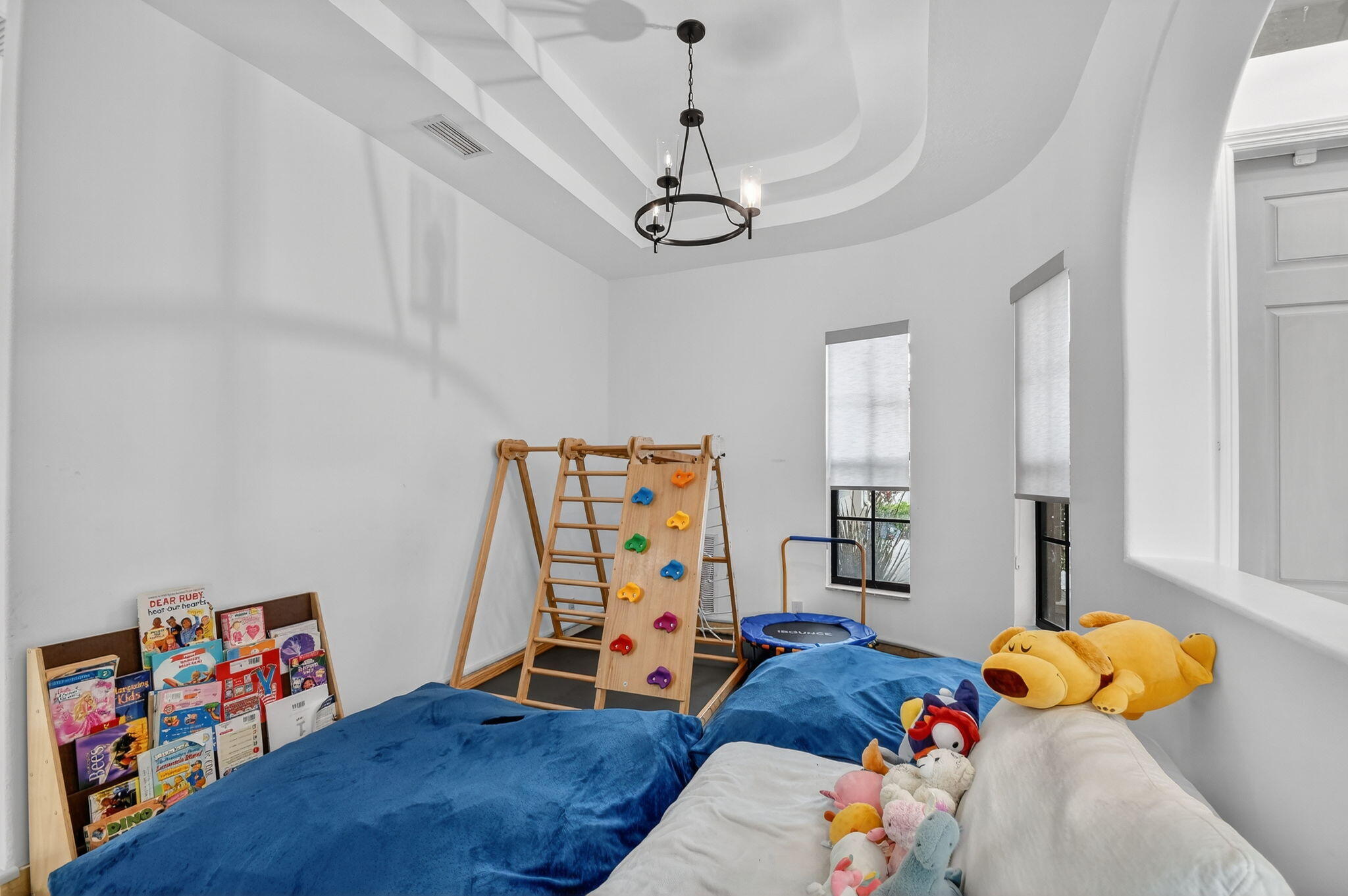 VERSAILLES - Residential Lease