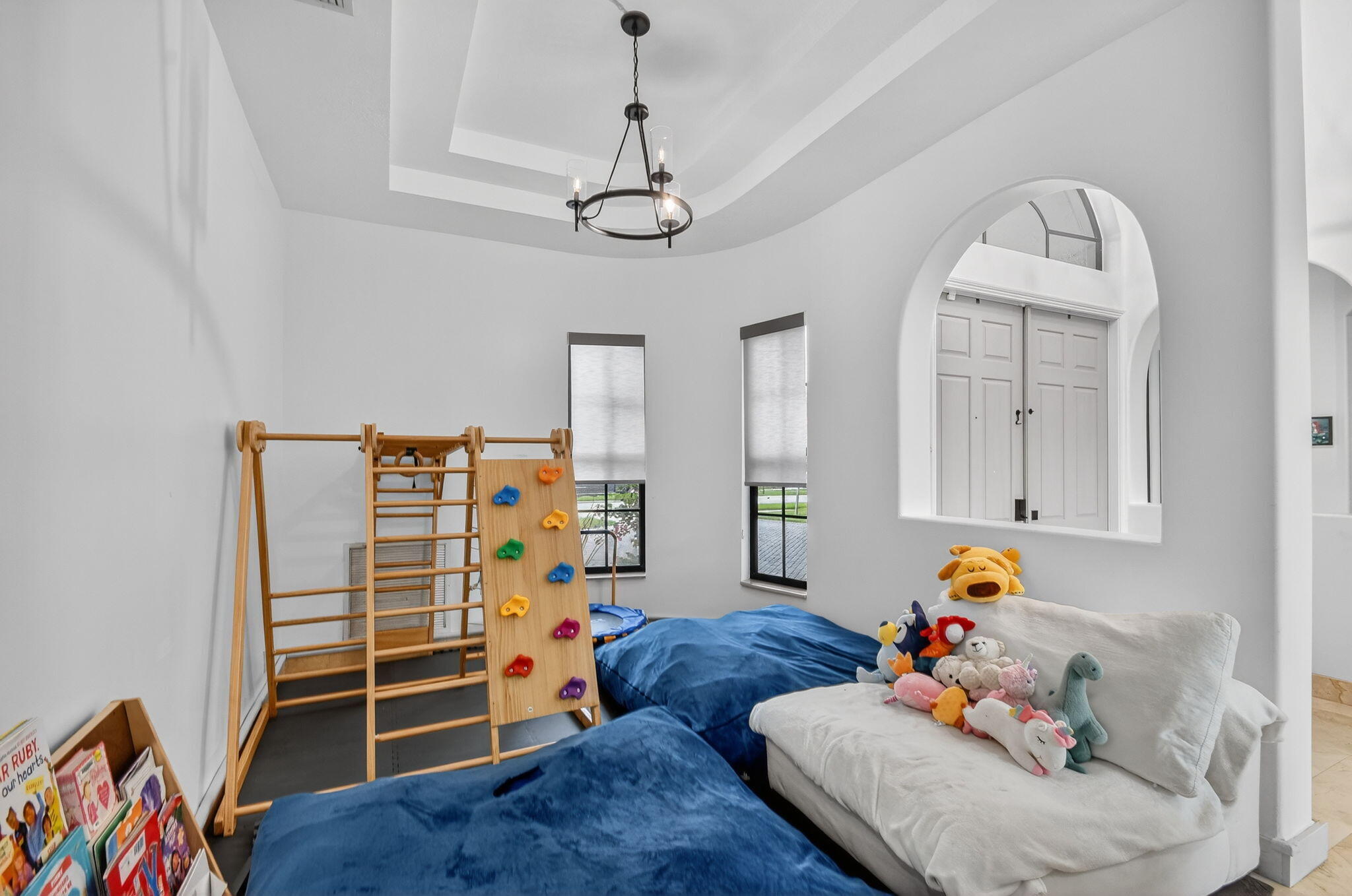 VERSAILLES - Residential Lease