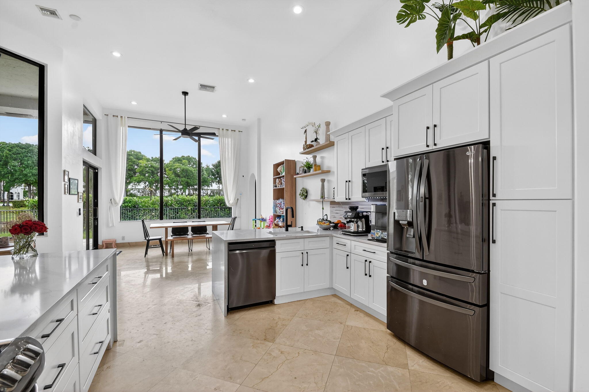 VERSAILLES - Residential Lease
