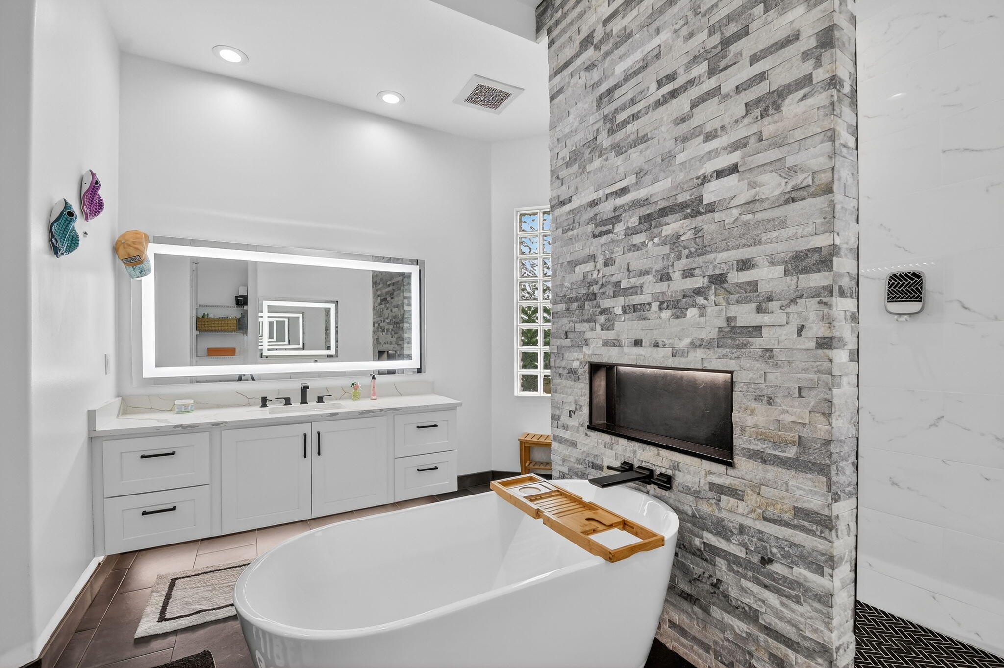 VERSAILLES - Residential Lease