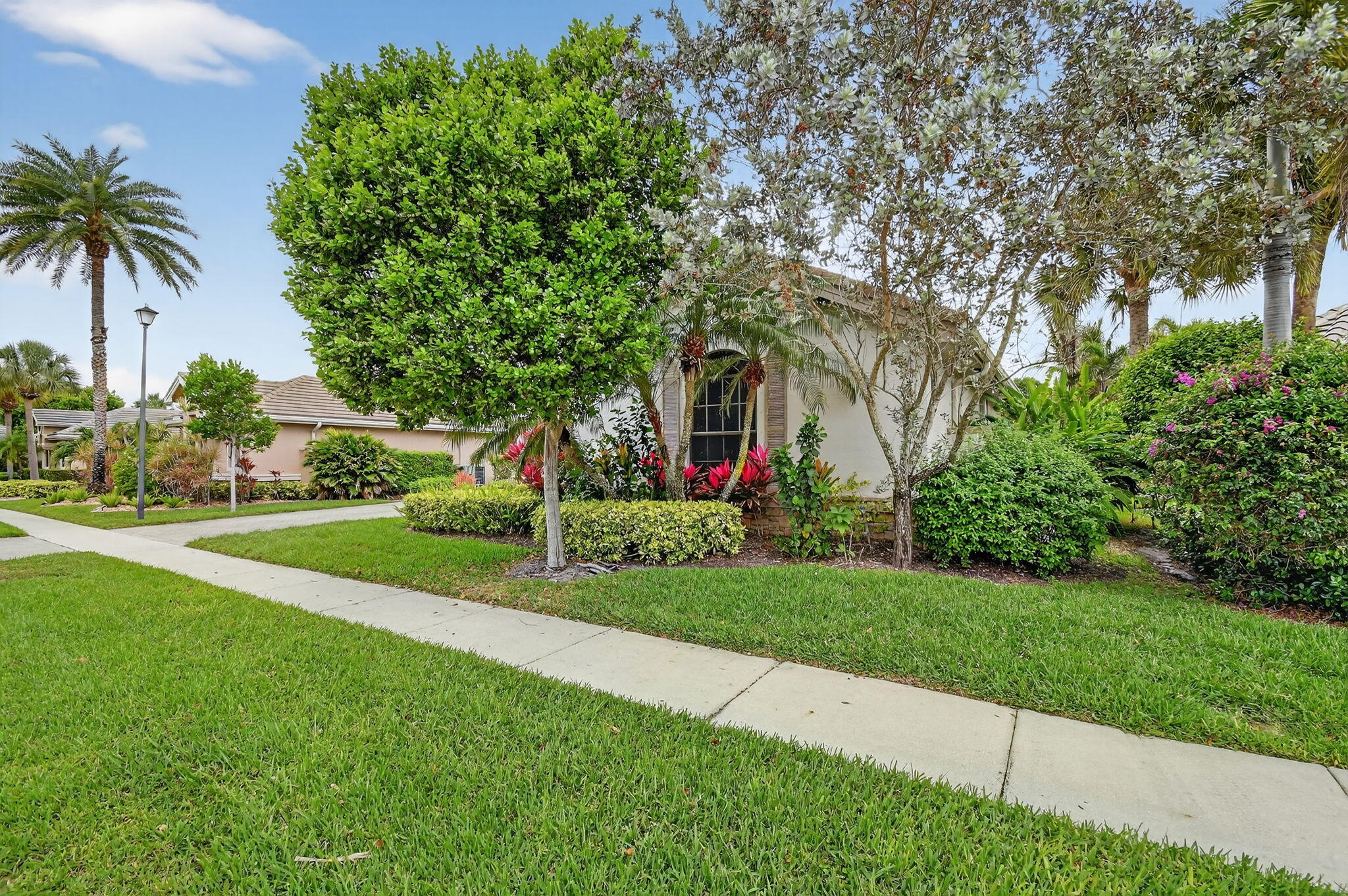 VERSAILLES - Residential Lease
