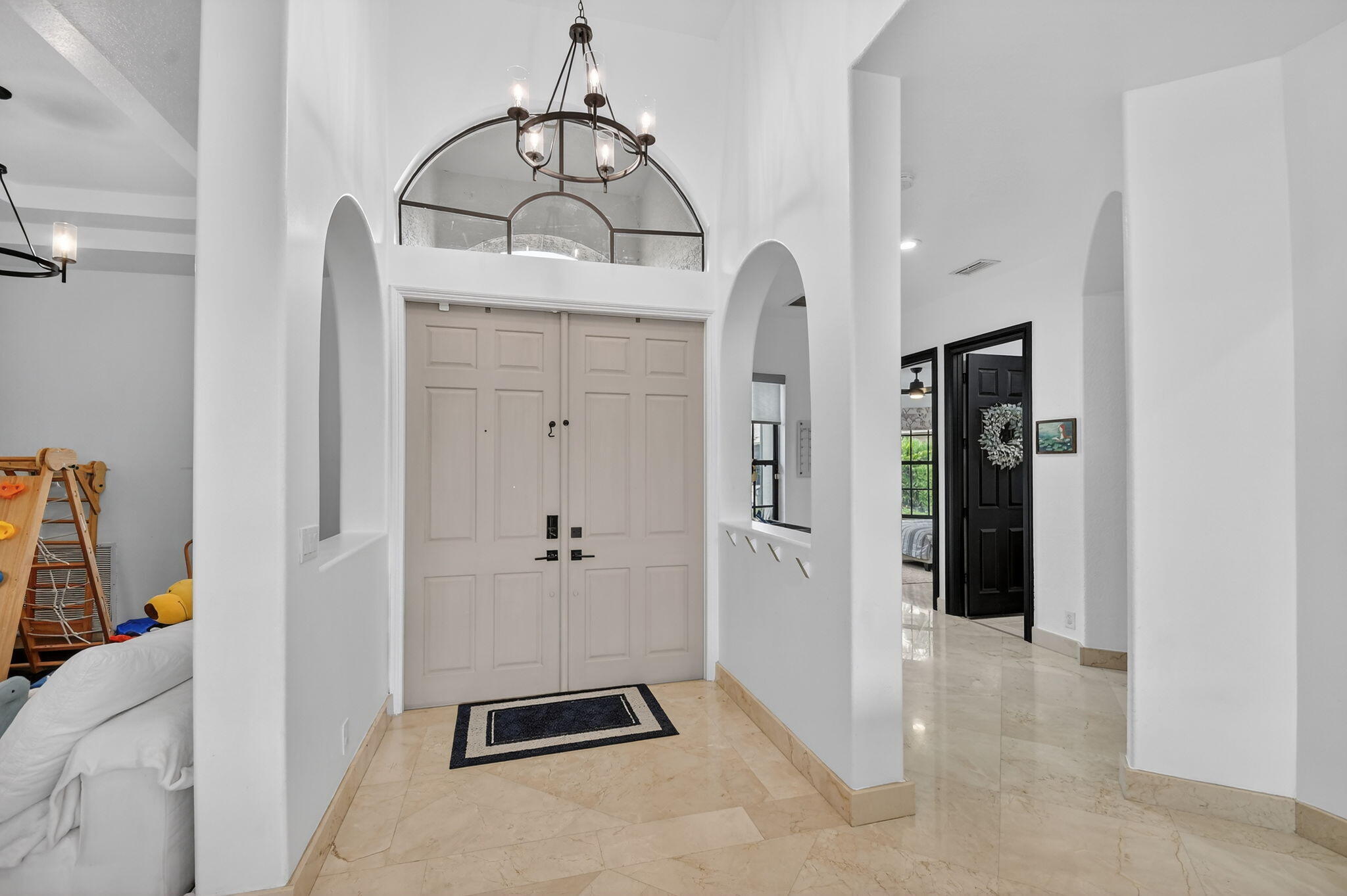 VERSAILLES - Residential Lease