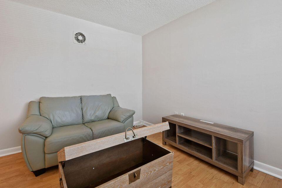 IMPERIAL APARTMENT CONDO - Residential