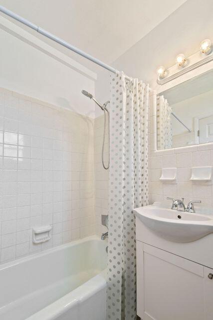 IMPERIAL APARTMENT CONDO - Residential