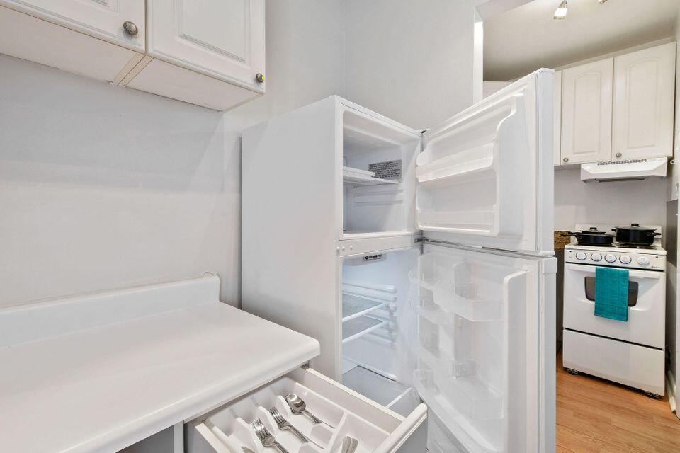 IMPERIAL APARTMENT CONDO - Residential