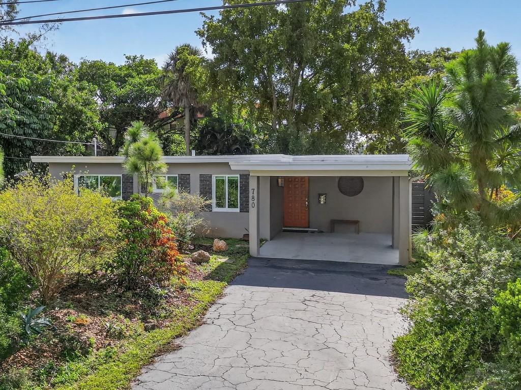 Lloyd Estates 25-47 B - Residential