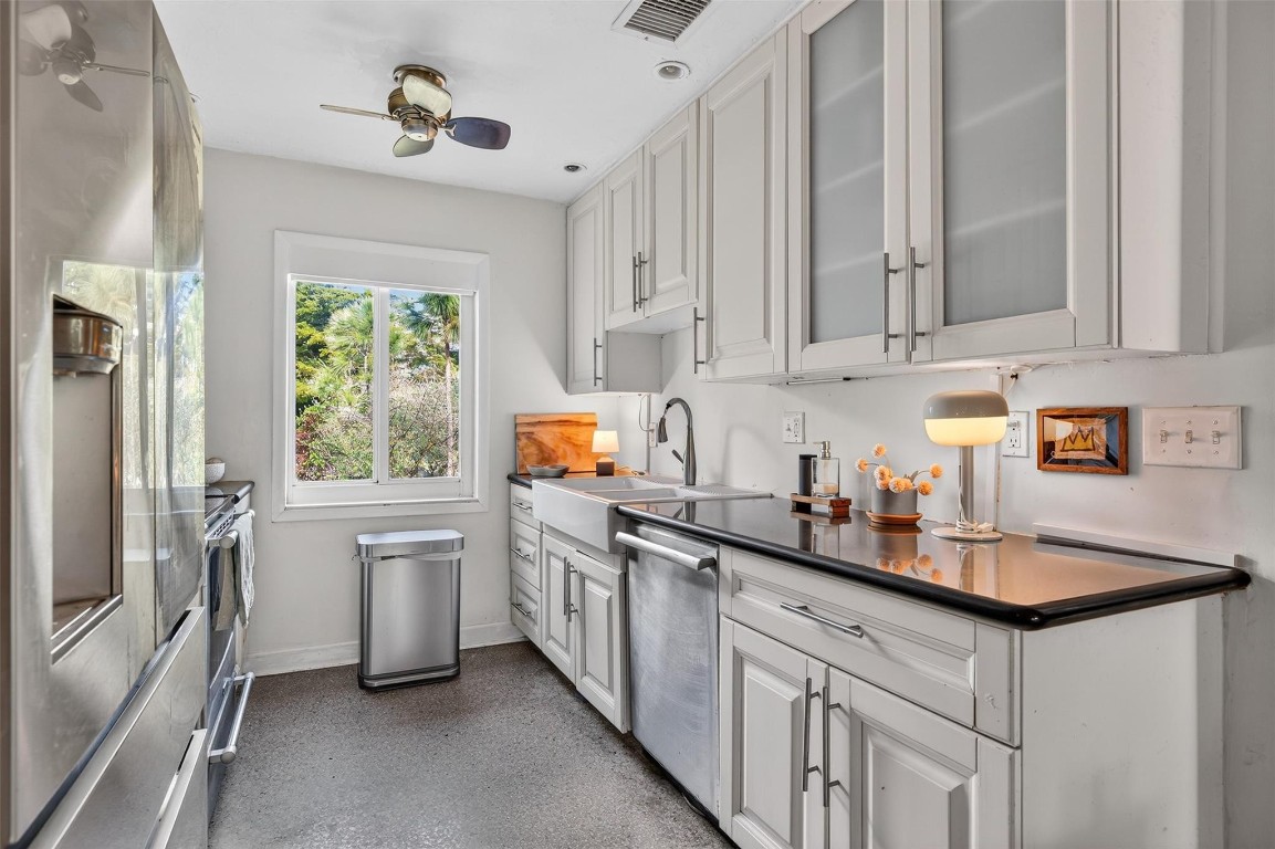 Lloyd Estates 25-47 B - Residential