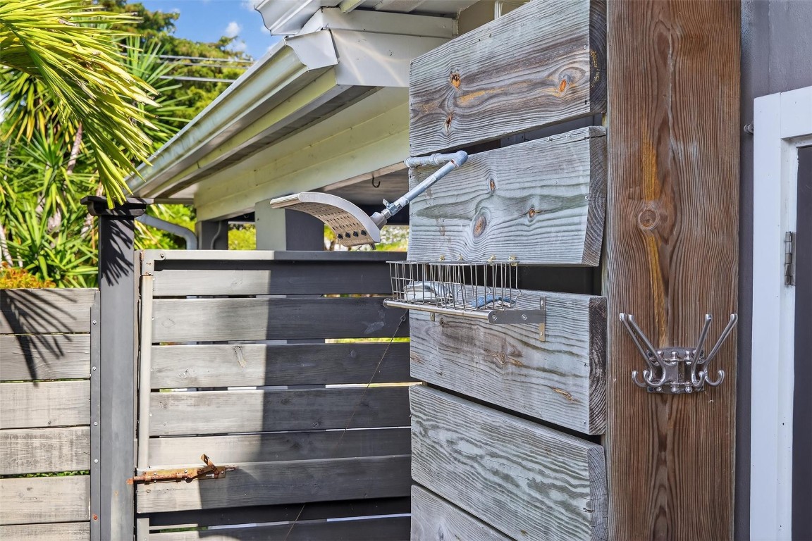 Lloyd Estates 25-47 B - Residential