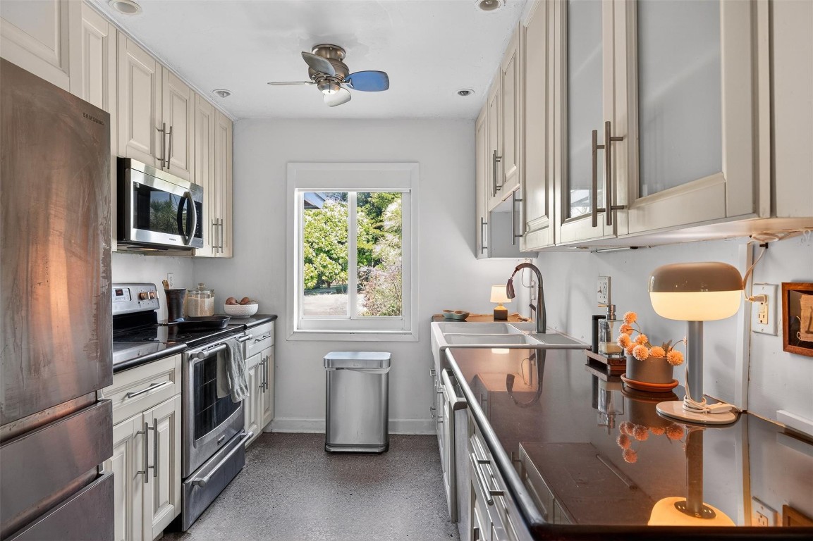 Lloyd Estates 25-47 B - Residential