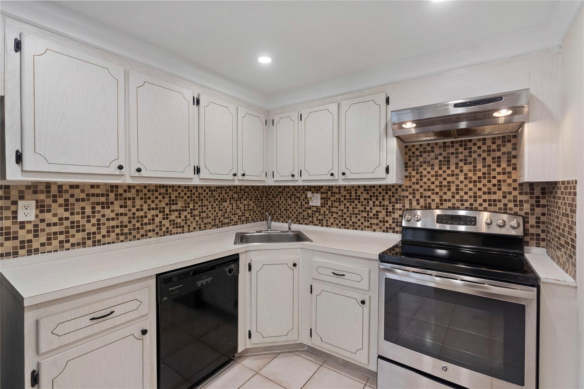 Bayview Towers - Residential