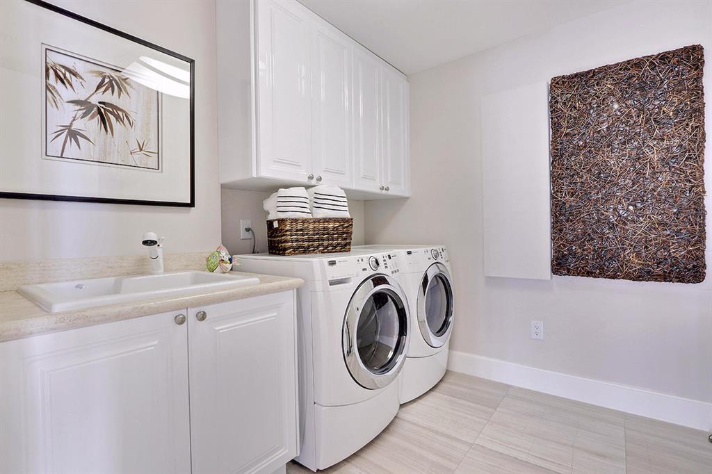 Ritz Carlton Residences - Residential