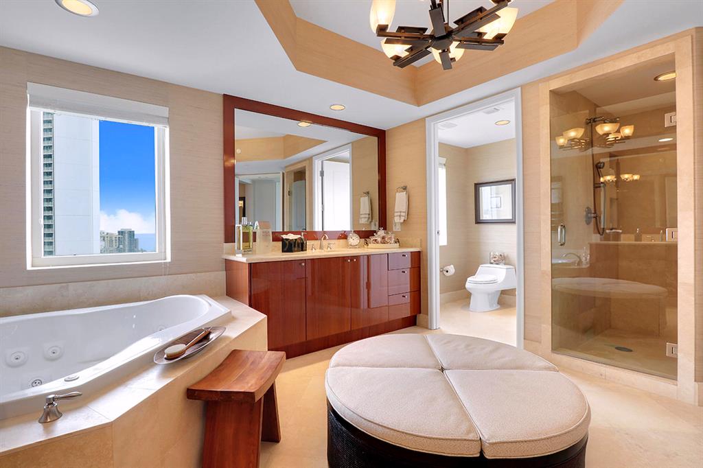 Ritz Carlton Residences - Residential