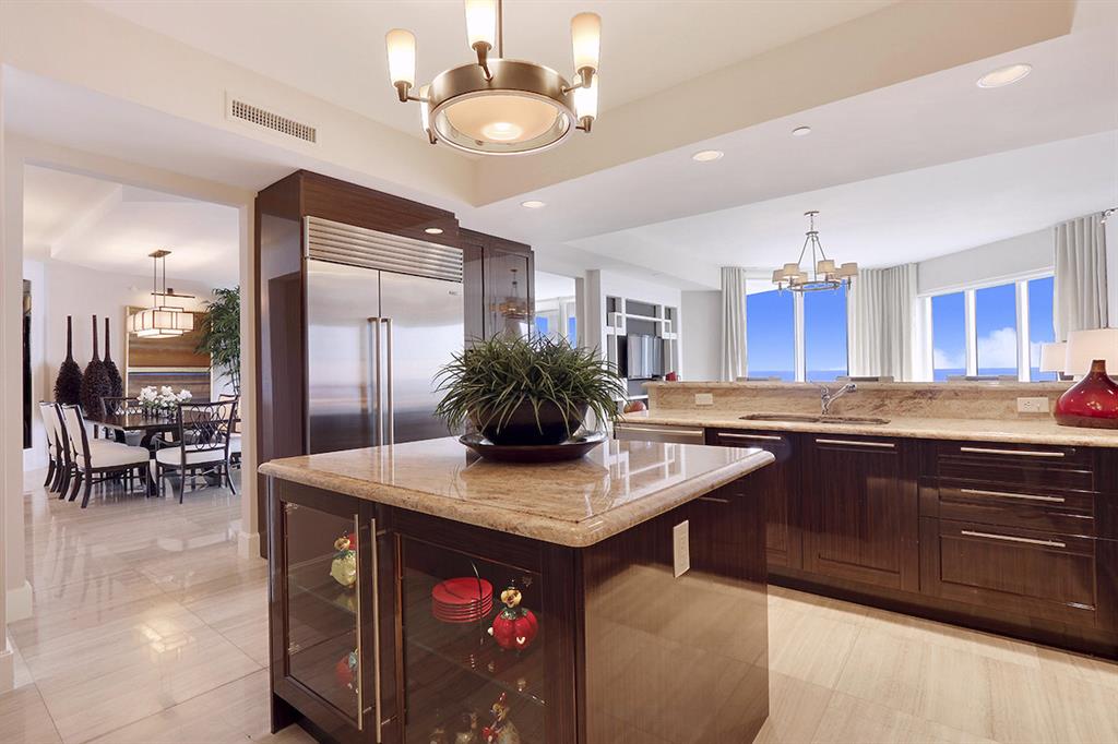 Ritz Carlton Residences - Residential