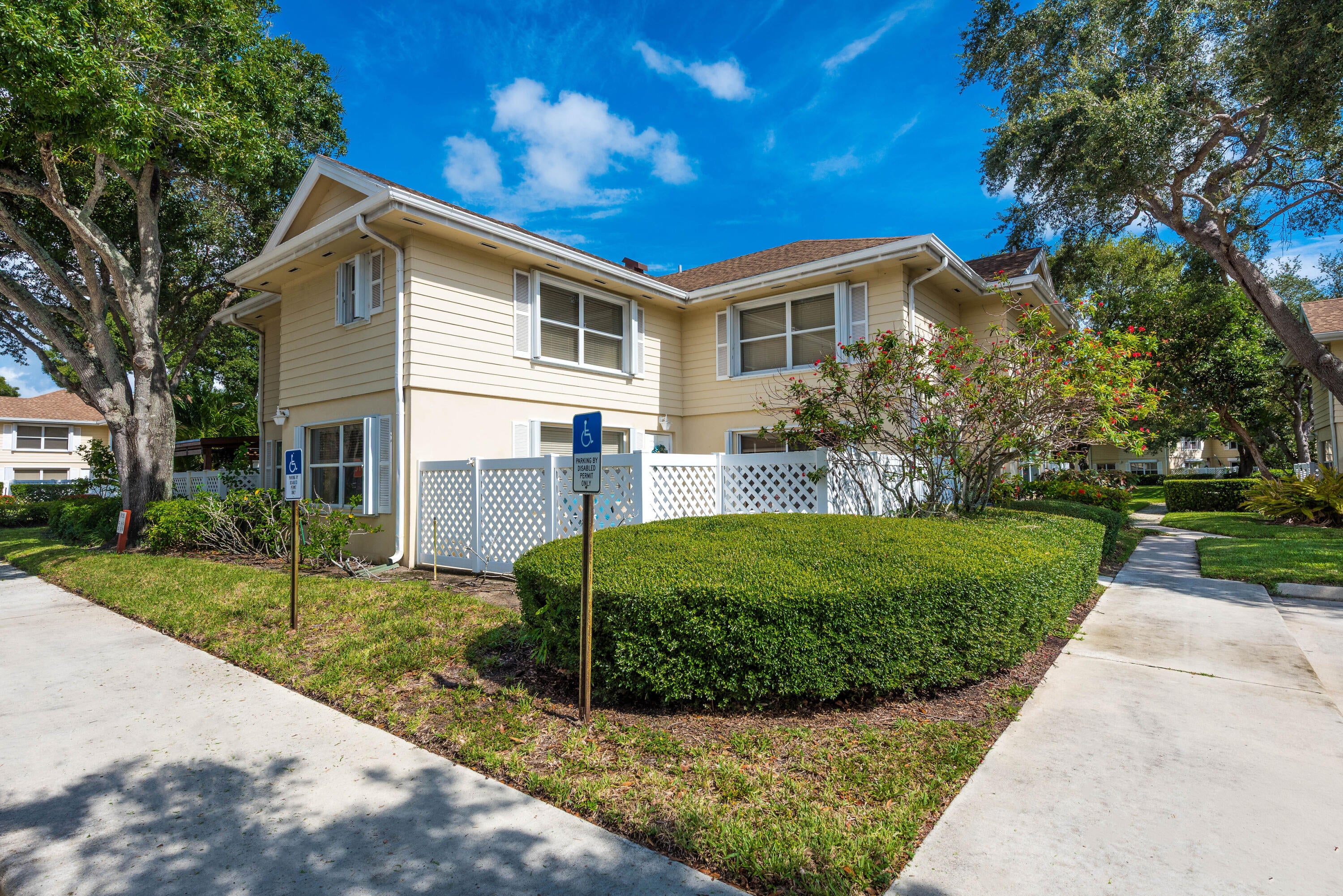 Properties 8135 Bridgewater Court 35C