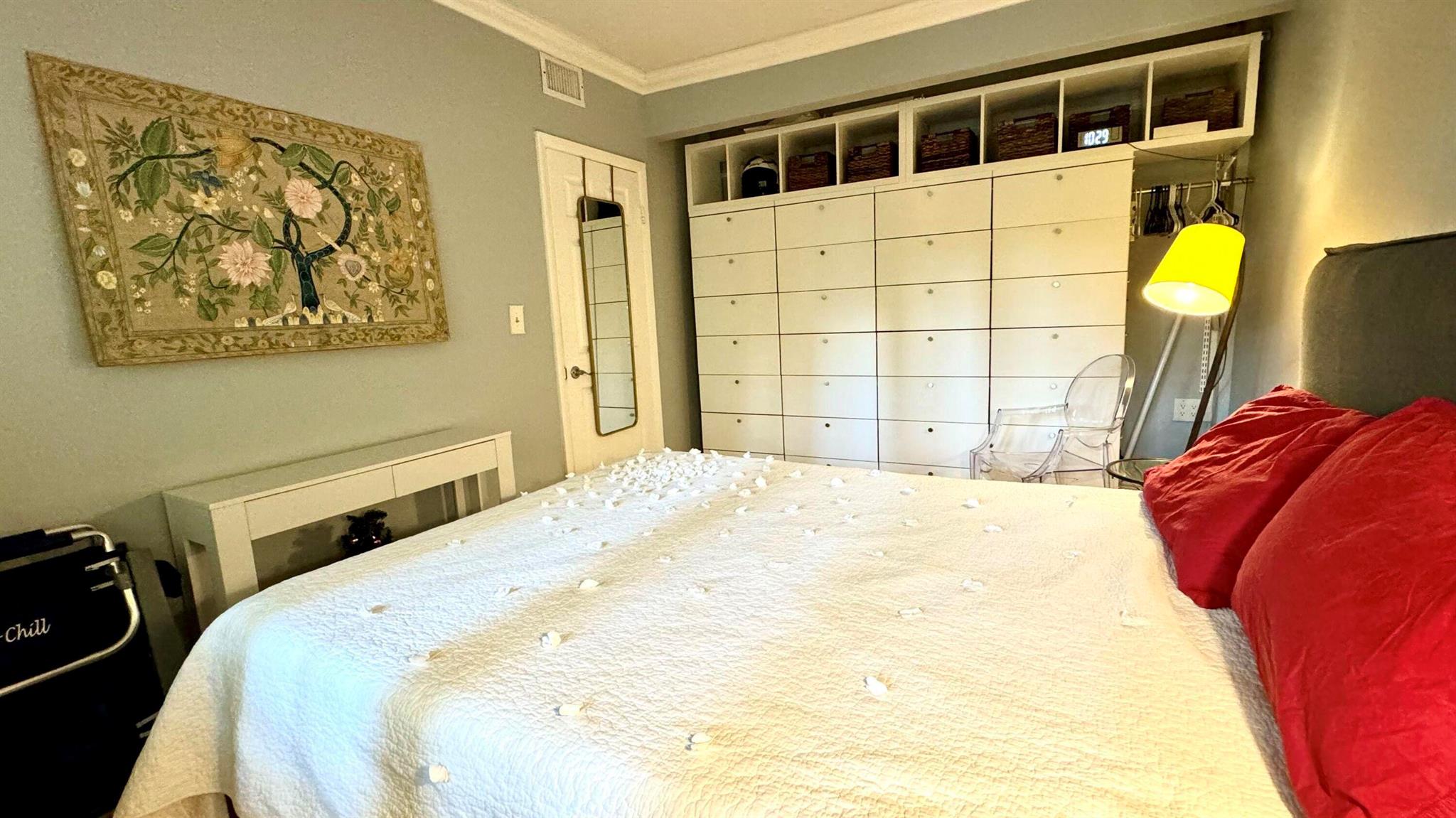 OCEAN PARK MANOR COND - Residential Lease