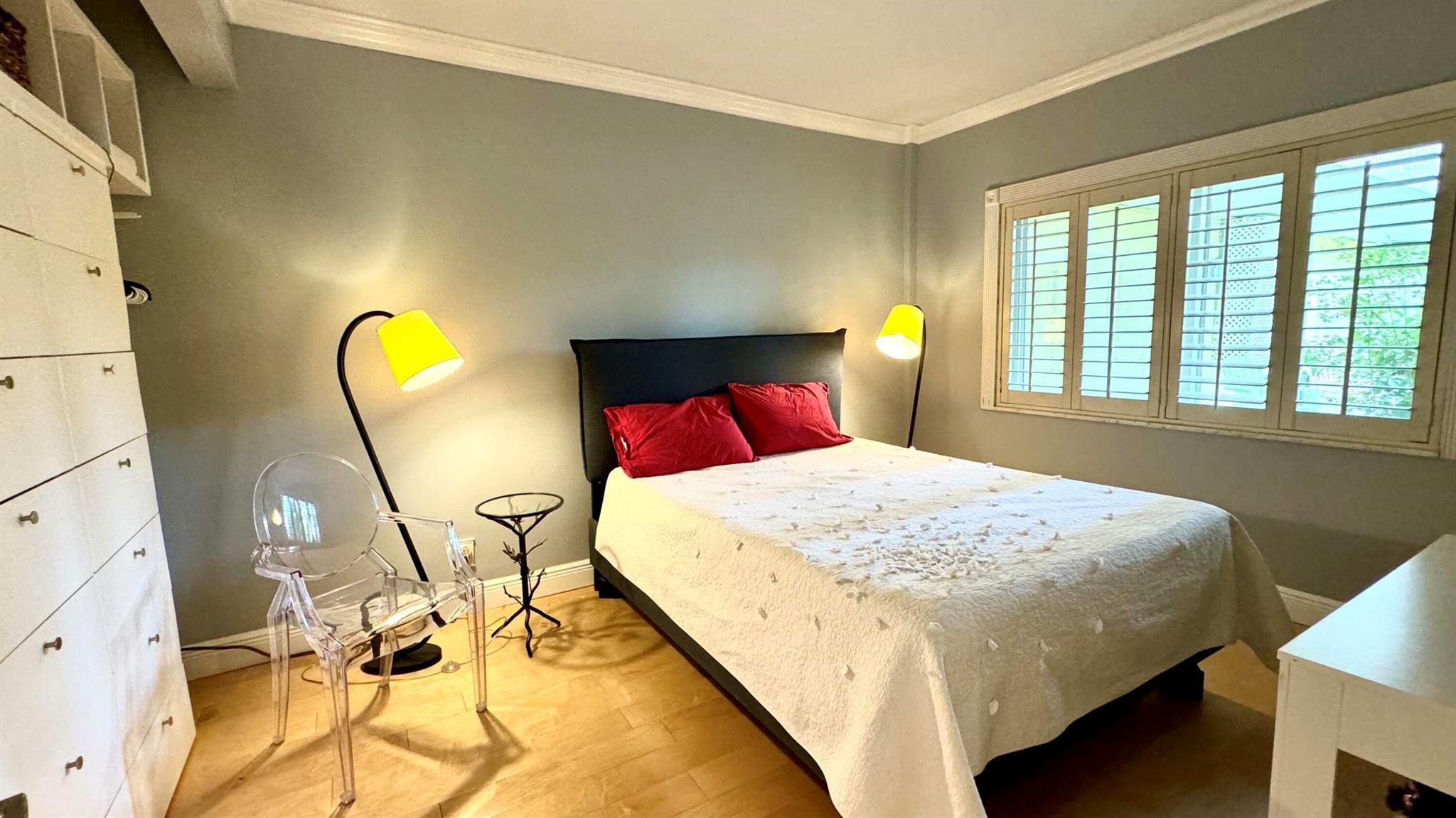 OCEAN PARK MANOR COND - Residential Lease