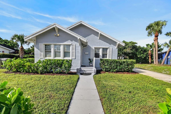 415 GREENBRIAR DR, WEST PALM BEACH, FL 33403 - Image 55fa0120fbb94f88ba2a4e6534d2c1e3/2698366413