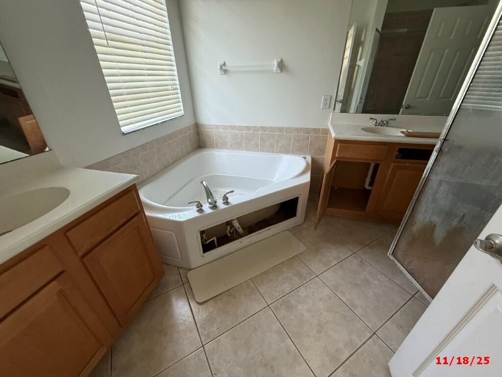 OCEAN CAY - Residential