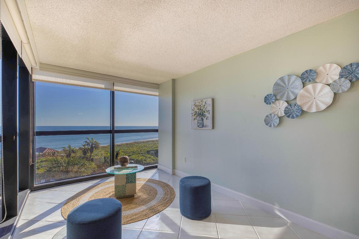 HUTCHINSON ISLAND CLUB - Residential Lease