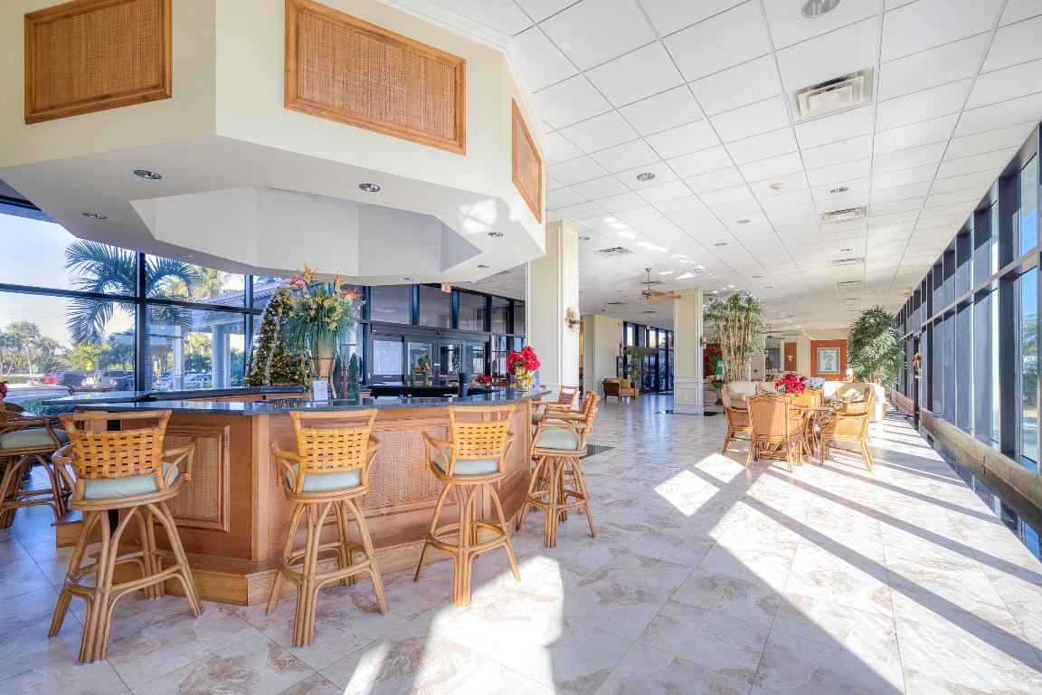 HUTCHINSON ISLAND CLUB - Residential Lease