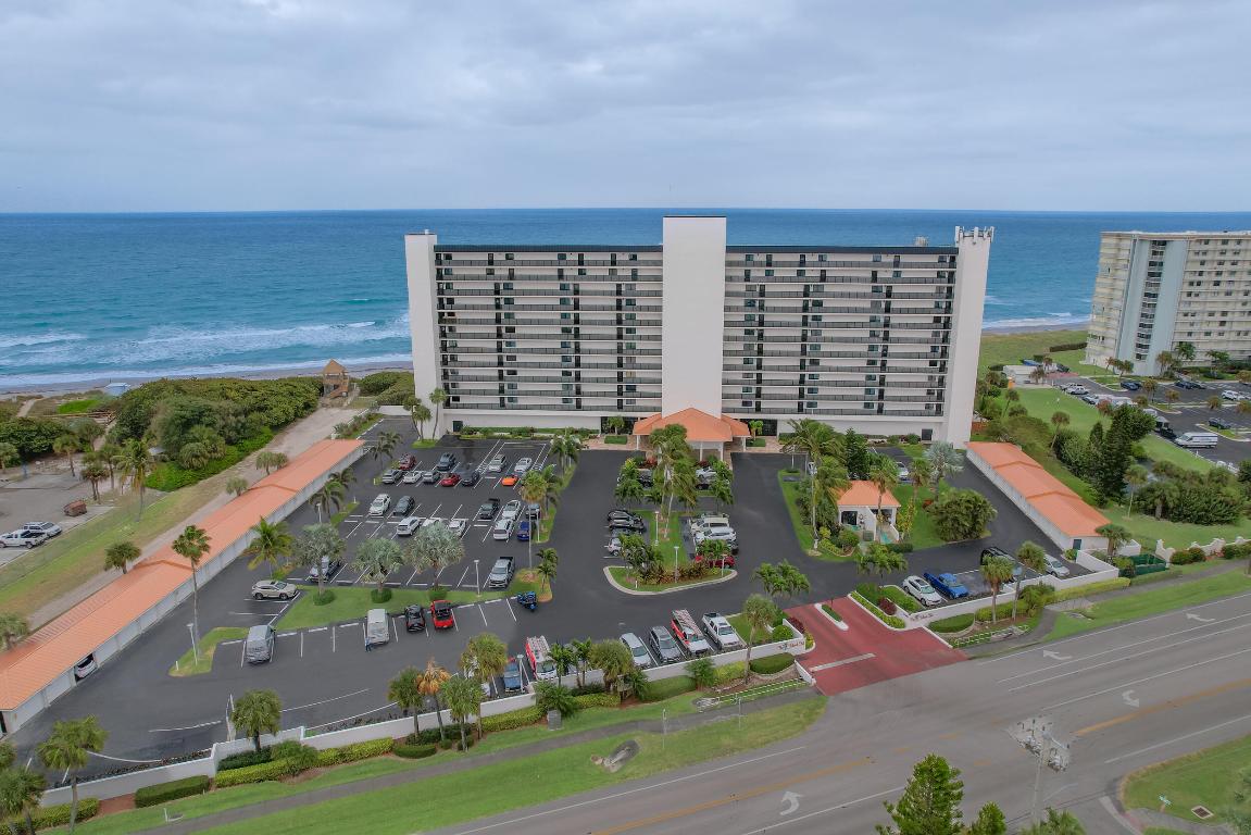 HUTCHINSON ISLAND CLUB - Residential Lease