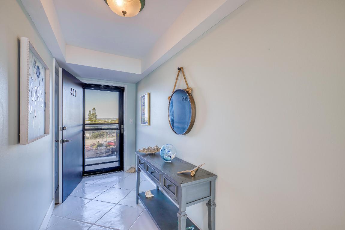 HUTCHINSON ISLAND CLUB - Residential Lease