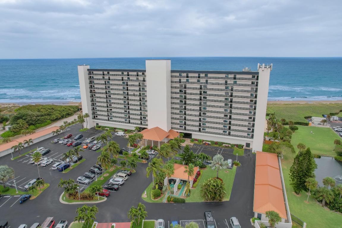 HUTCHINSON ISLAND CLUB - Residential Lease