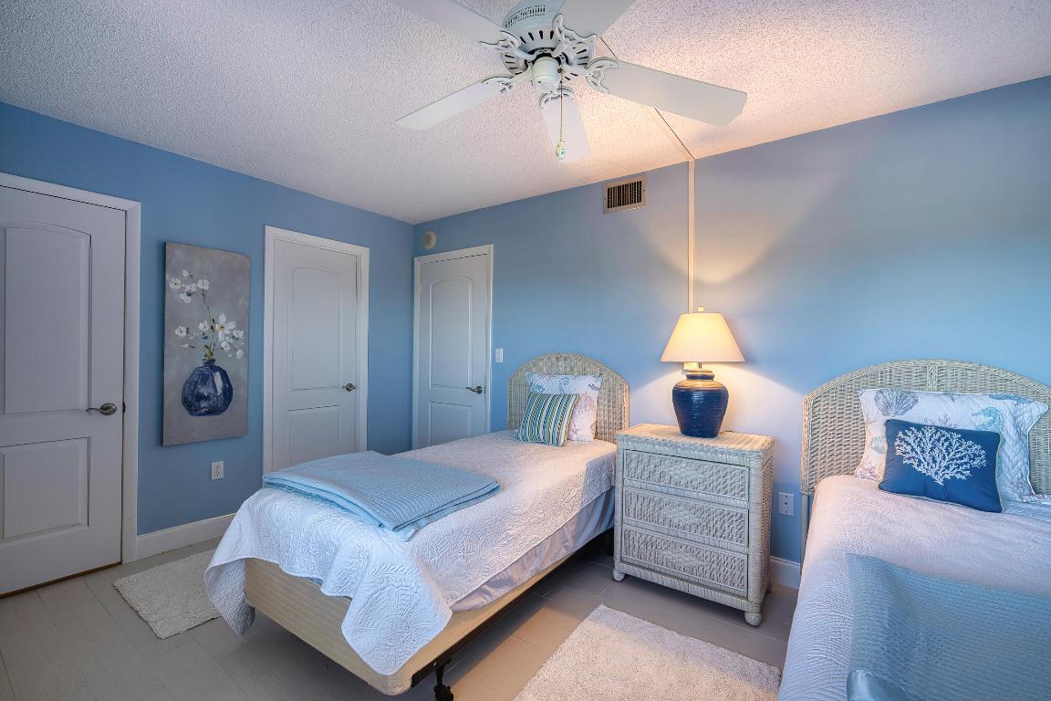 HUTCHINSON ISLAND CLUB - Residential Lease